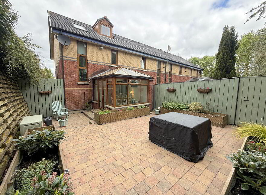 16 Oakhill, Ballygowan Road, Belfast, BT5 7GS