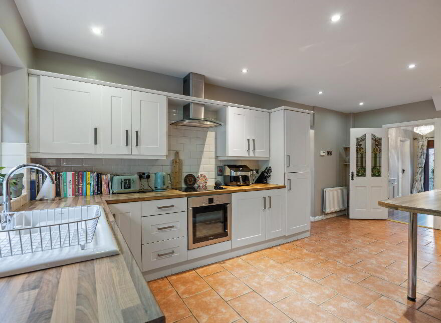 12 Hillside Drive, Stranmillis, Belfast, BT9 5EJ