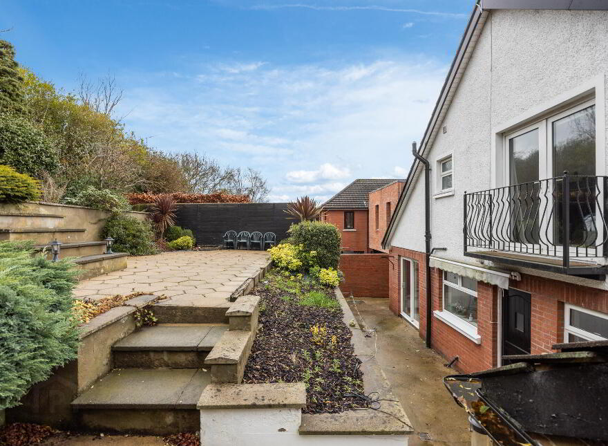 12 Hillside Drive, Stranmillis, Belfast, BT9 5EJ