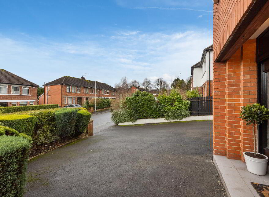 12 Hillside Drive, Stranmillis, Belfast, BT9 5EJ