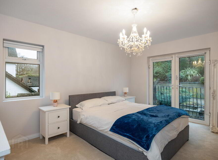 12 Hillside Drive, Stranmillis, Belfast, BT9 5EJ