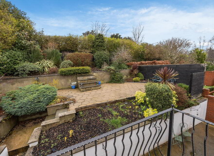 12 Hillside Drive, Stranmillis, Belfast, BT9 5EJ