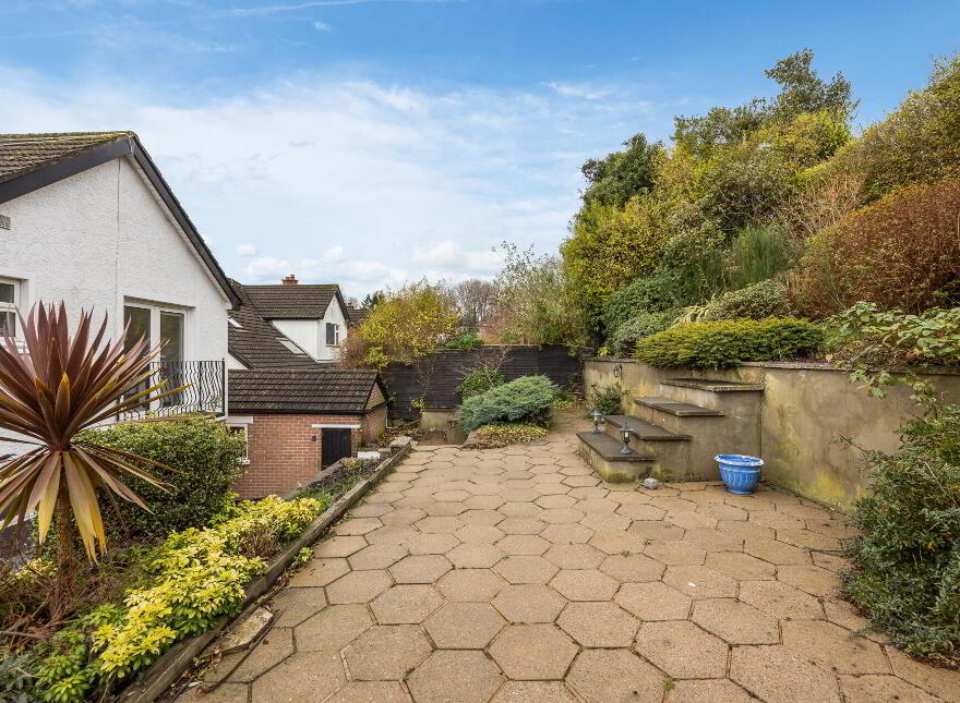 12 Hillside Drive, Stranmillis, Belfast, BT9 5EJ