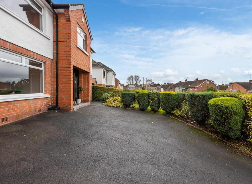 12 Hillside Drive, Stranmillis, Belfast, BT9 5EJ