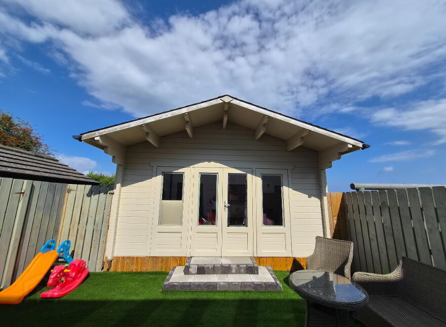 18 Lisnavale, Kilkeel, BT34 4FS