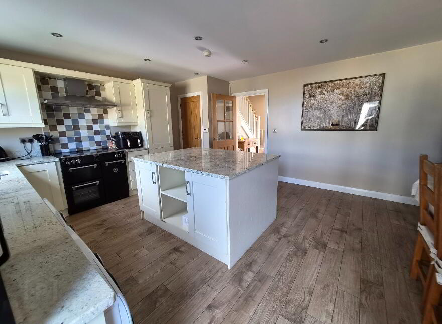 18 Lisnavale, Kilkeel, BT34 4FS