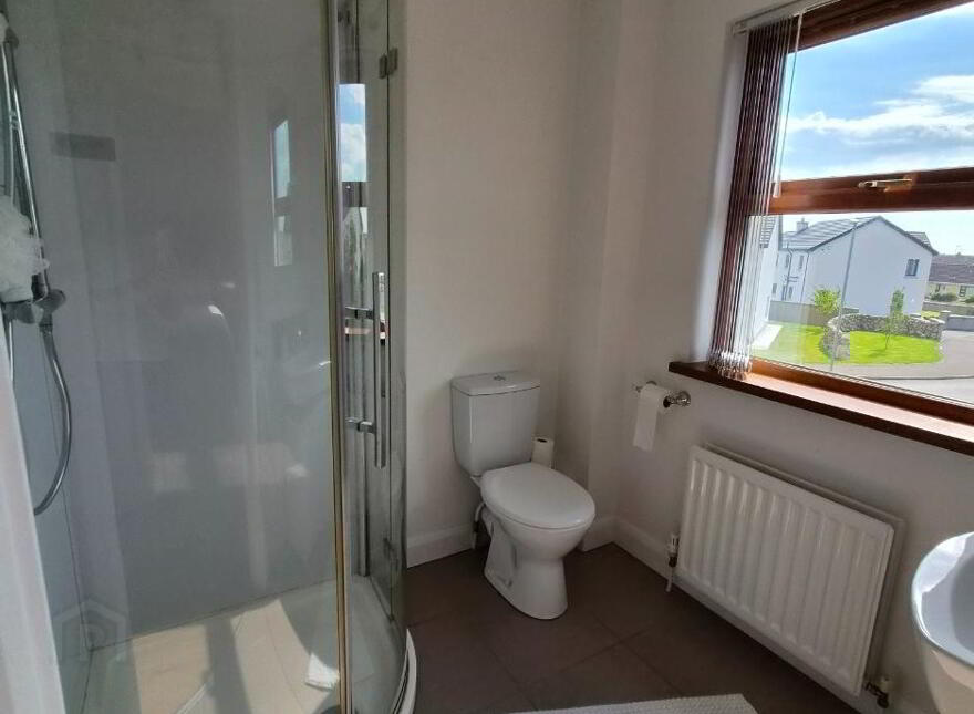 18 Lisnavale, Kilkeel, BT34 4FS