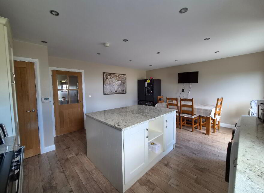 18 Lisnavale, Kilkeel, BT34 4FS