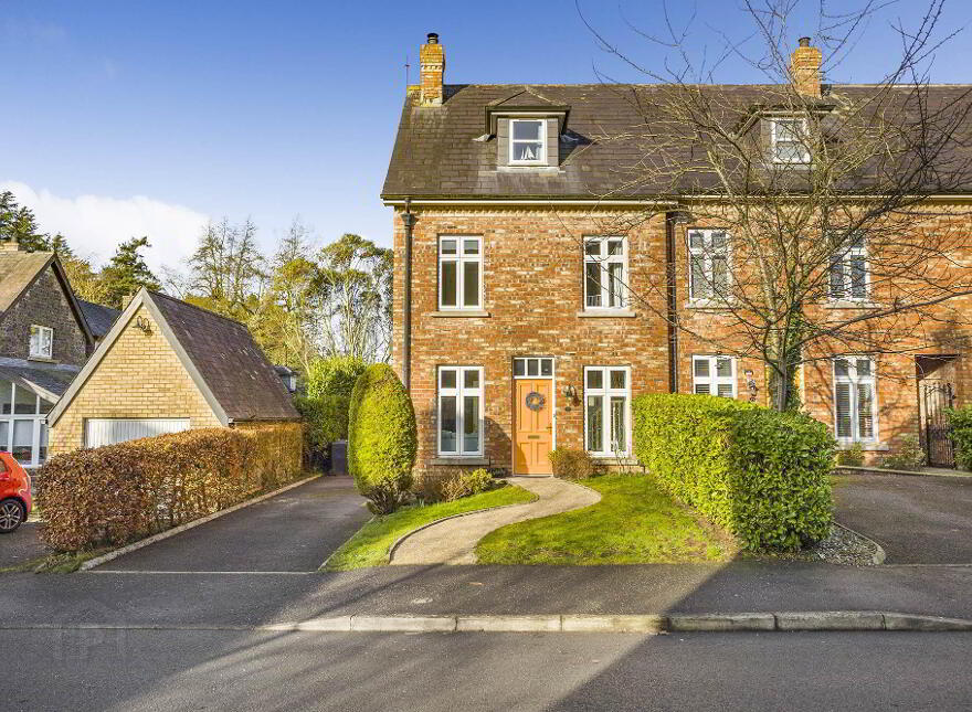 33 Governors Gate, Hillsborough, BT26 6FE