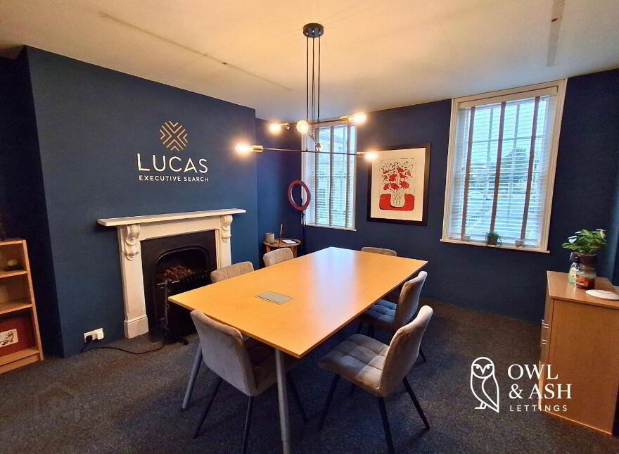 1 The Square, Commerical Space, Hillsborough, BT26 6AG