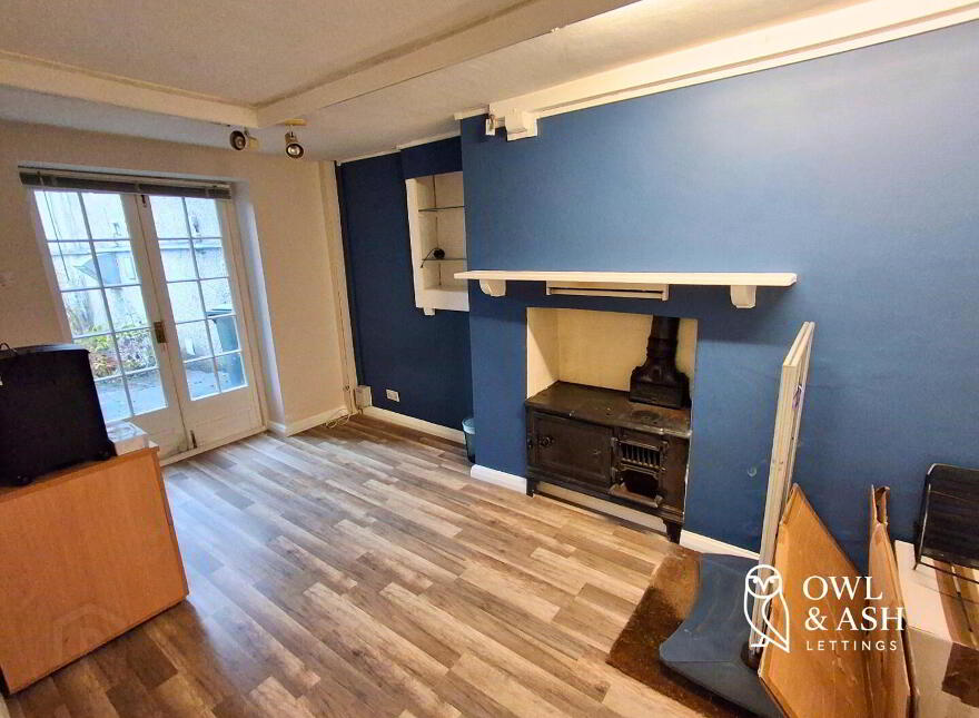 1 The Square, Commerical Space, Hillsborough, BT26 6AG