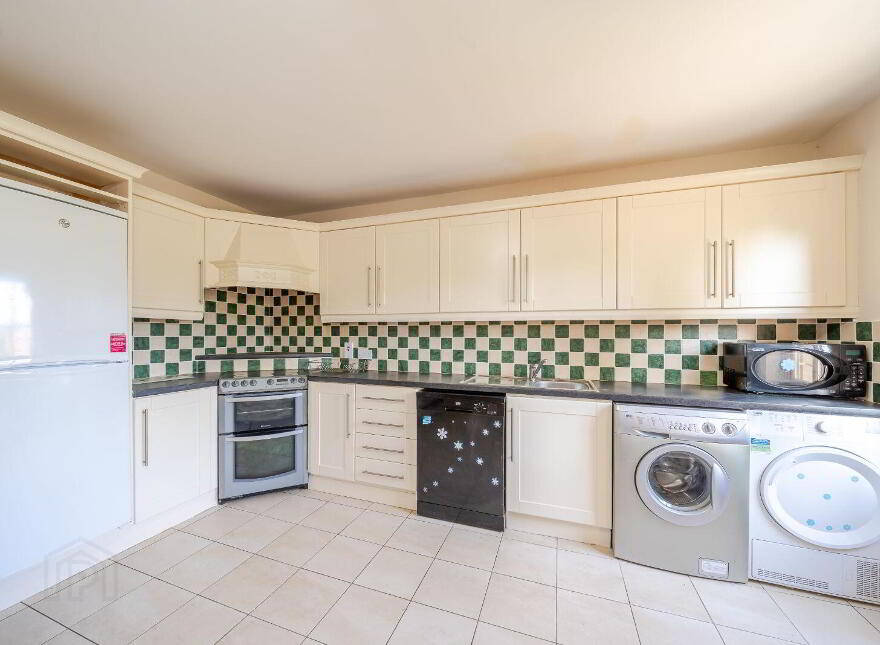11 Elm Gardens, Balla, F23TN30