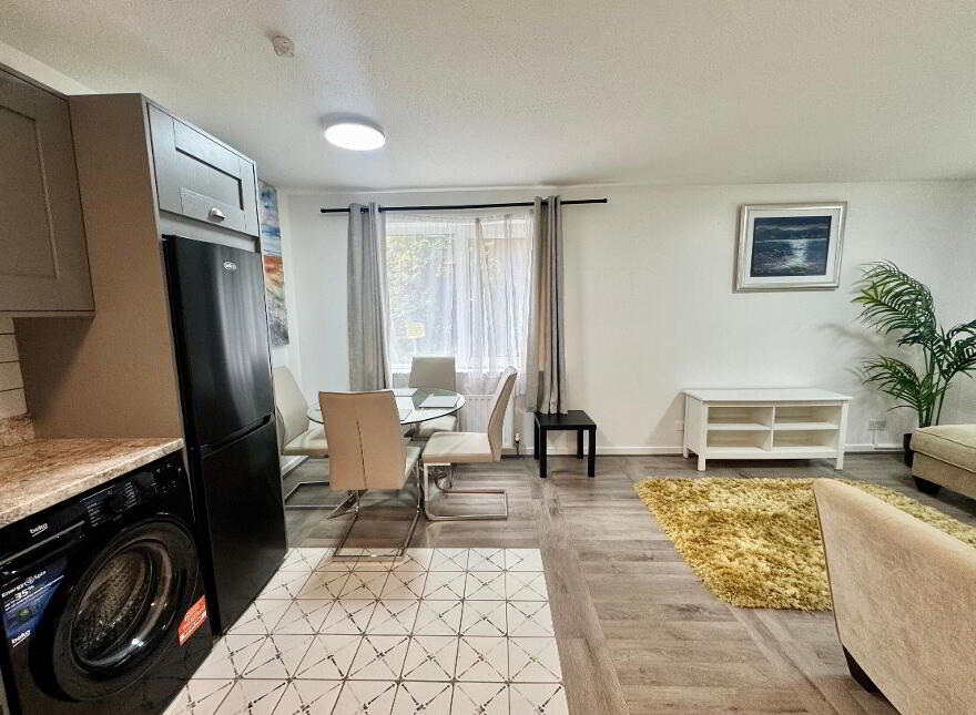 Apt 3 Ascot House, Windsor Avenue North, Belfast, BT9 6EL