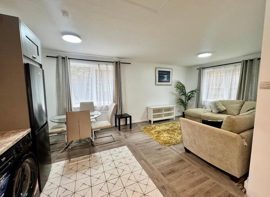 Apt 3 Ascot House, Windsor Avenue North, Belfast, BT9 6EL