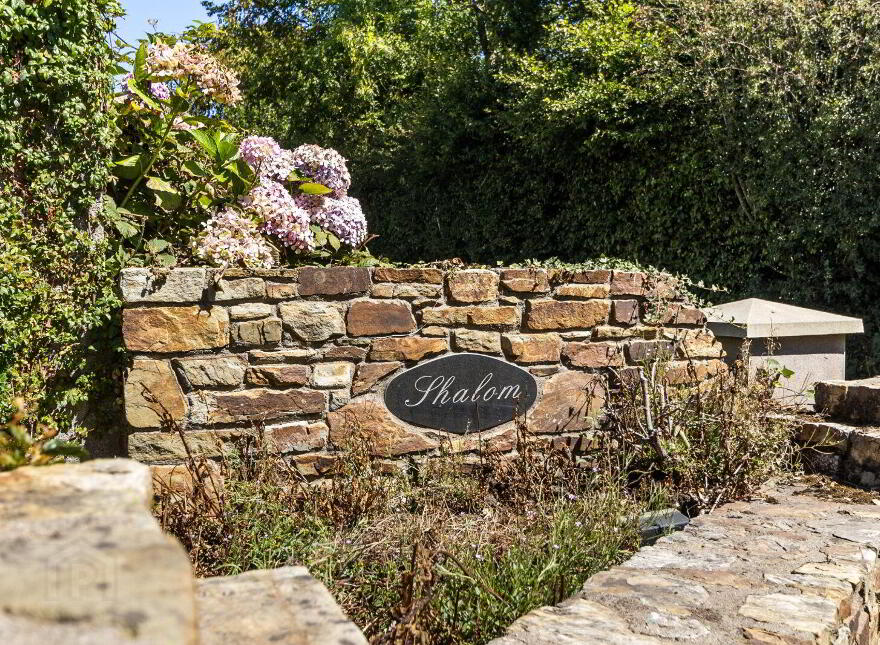 Youngrove, Midleton, P25DH39