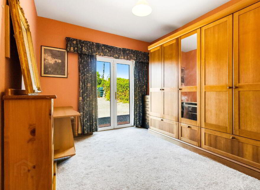 Youngrove, Midleton, P25DH39