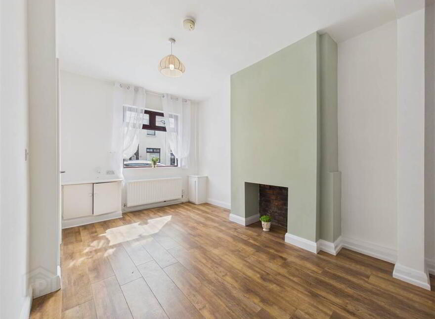 15 Oakman Street, Belfast, BT12 7BP