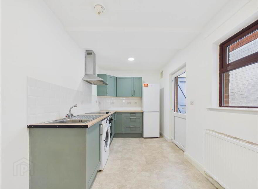15 Oakman Street, Belfast, BT12 7BP
