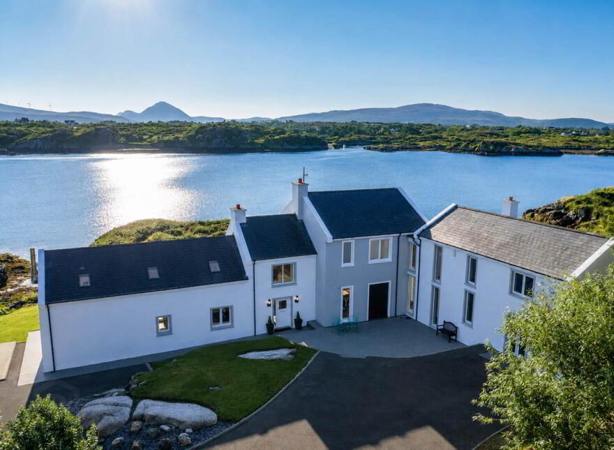The Pink House, Carrickfinn, Kincasslagh, F94YK37