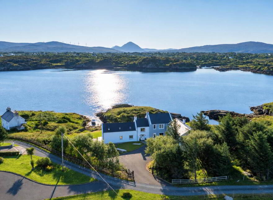The Pink House, Carrickfinn, Kincasslagh, F94YK37