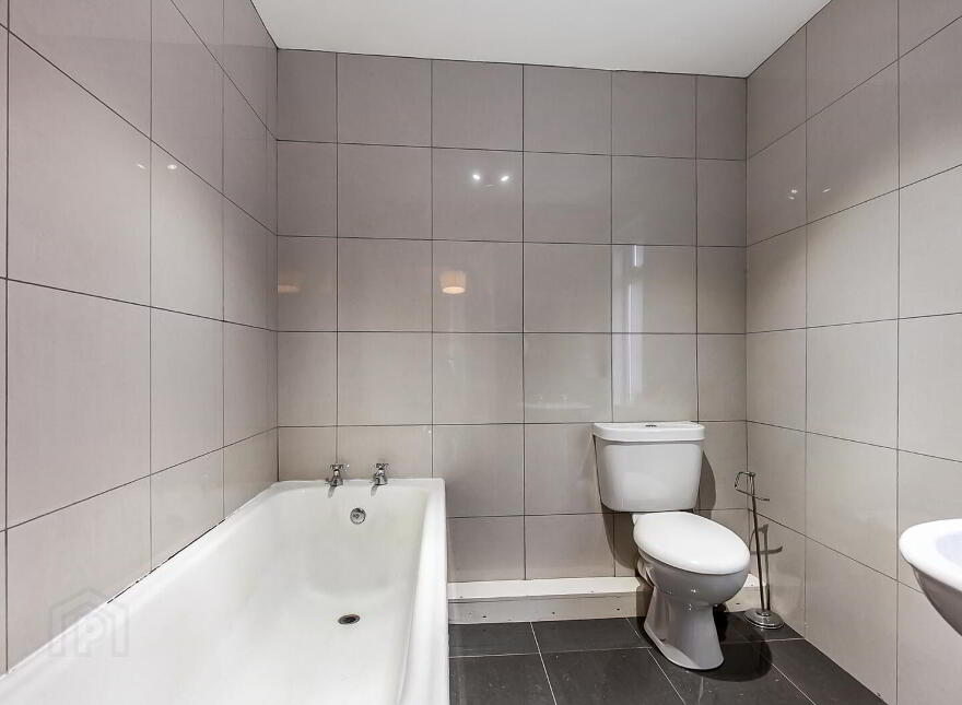 28 Glandore Drive, Belfast, BT15 3FG