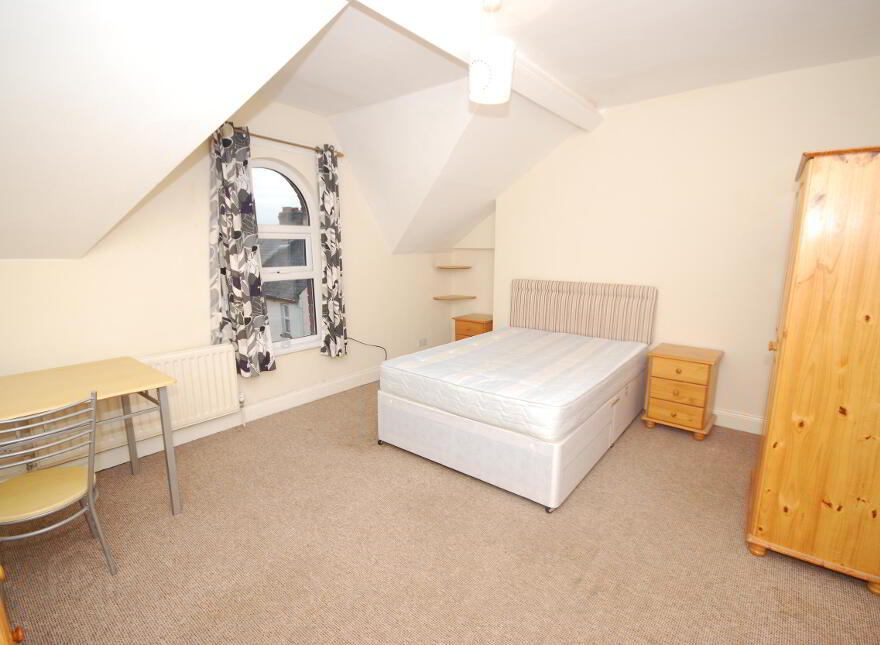 7 Ulsterville Place, Lisburn Road, Belfast, BT9 7BH