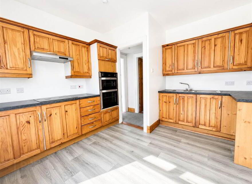 176 Saintfield Road, Belfast, BT8 6HF