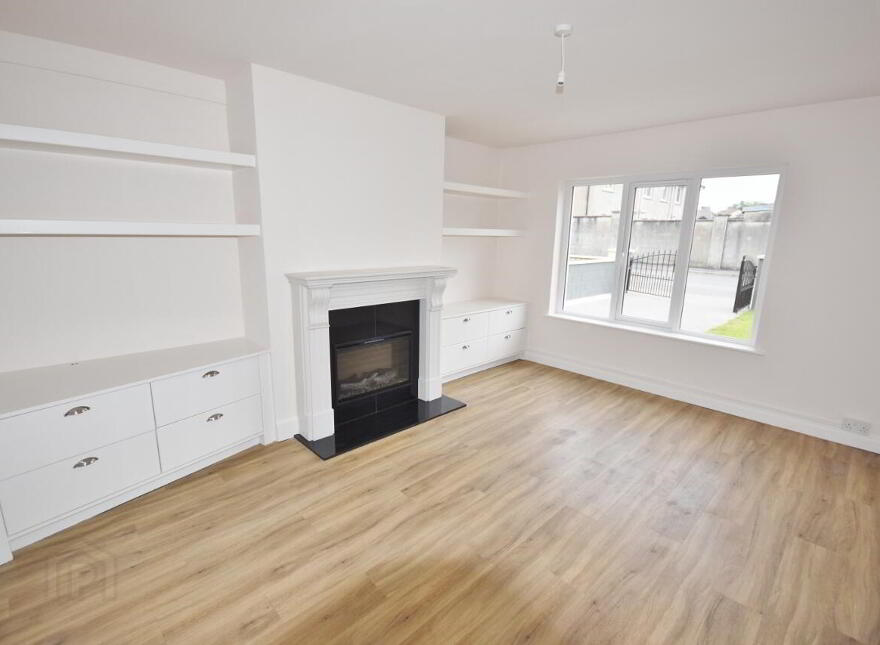 7 Cloverfield, Listowel, V31AK10