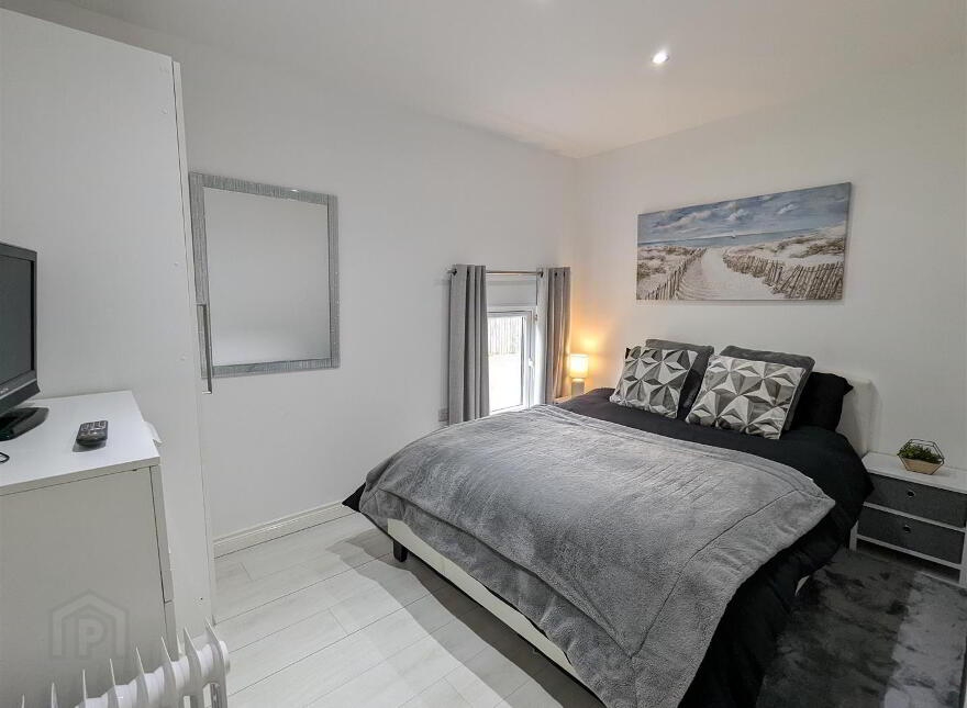 19 Tollymore Road, Newcastle, BT33 0JL