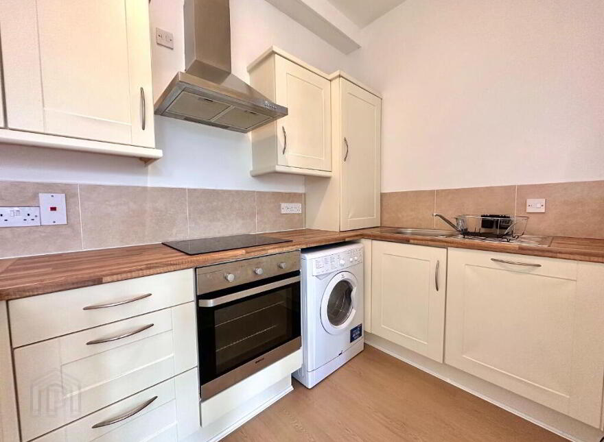 105a Ulsterville Avenue, Belfast, BT9 7AU