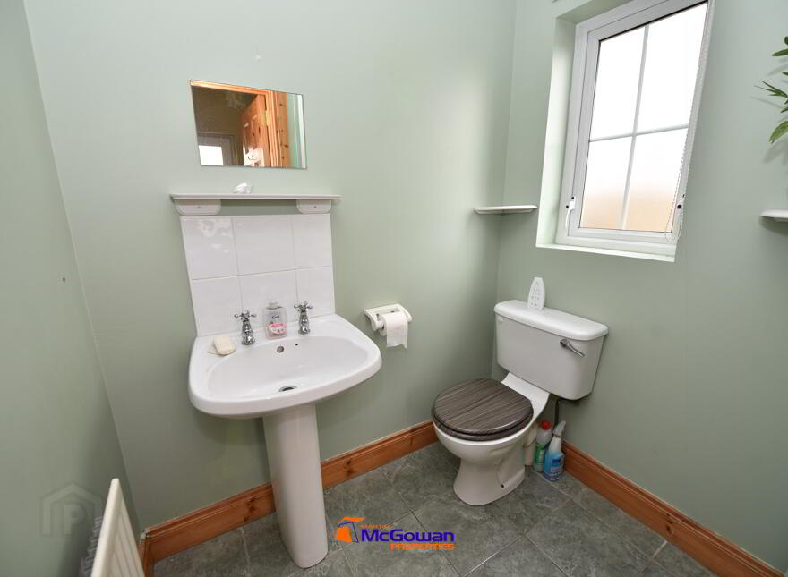 19 Castle Gardens, Drumboe Lower, Stranorlar, F93X8H4