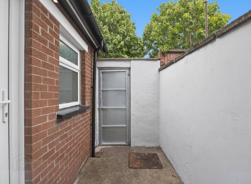 19 Parkgate Gardens, Belfast, BT4 1ES