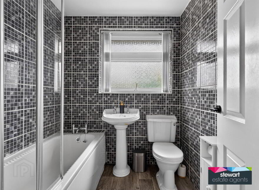 24 Cambrai Park, Waringstown, BT66 7PS