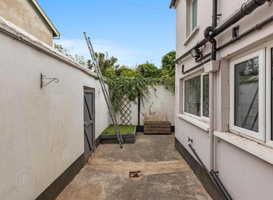 2 Martinez Avenue, Belfast, BT5 5LX
