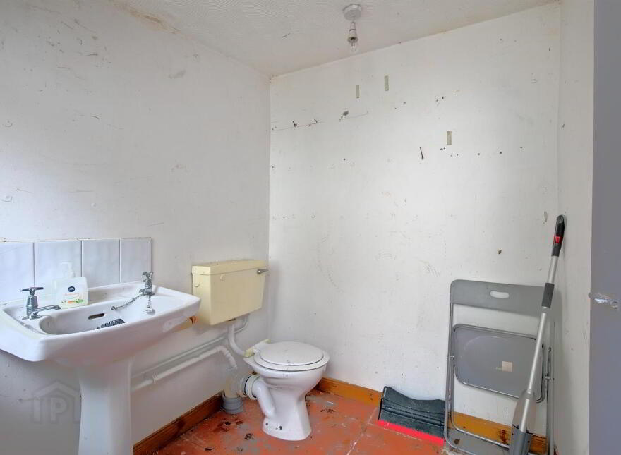 2 Martinez Avenue, Belfast, BT5 5LX