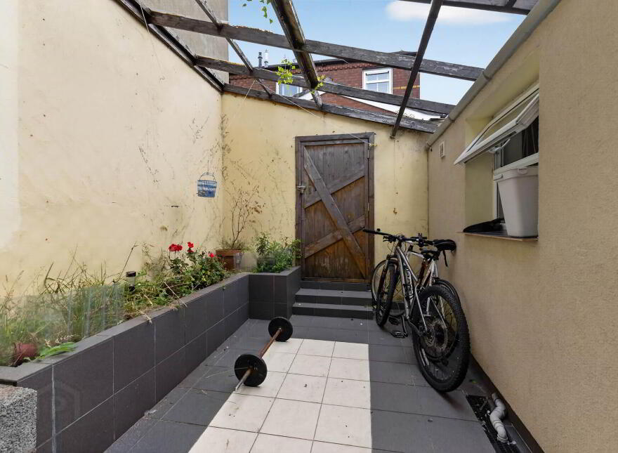 102 Imperial Street, Ravenhill, Belfast, BT6 8JP
