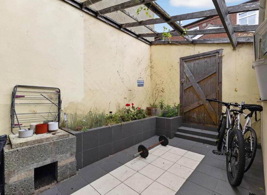 102 Imperial Street, Ravenhill, Belfast, BT6 8JP