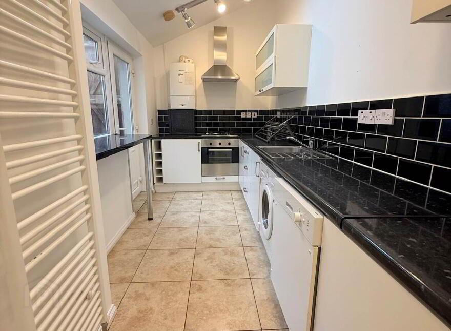25 Shaw Street, Belfast, BT4 1PT