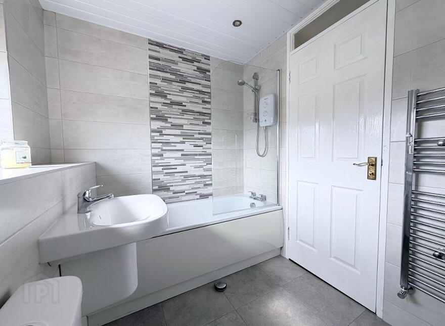 4 Hillhead Drive, Banbridge, BT32 3XE