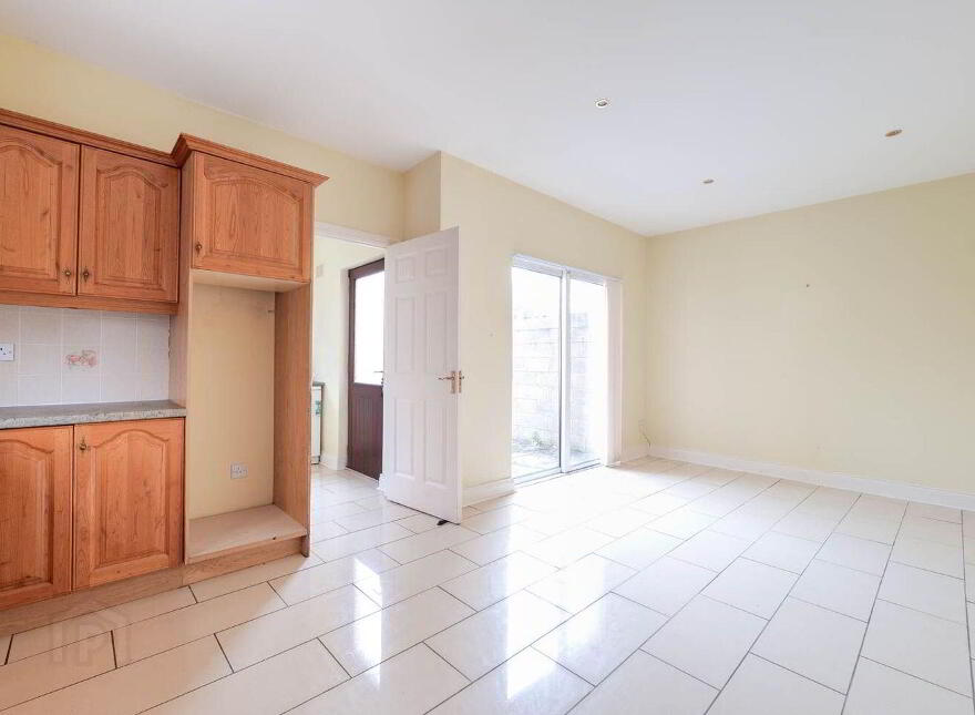 31 Earls Court, Athy, R14N156