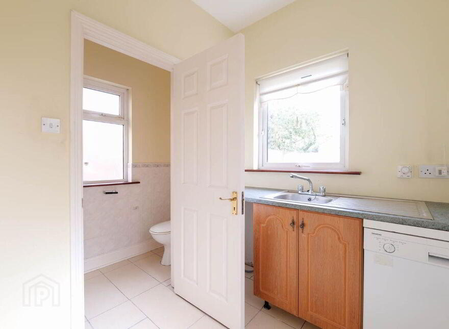 31 Earls Court, Athy, R14N156
