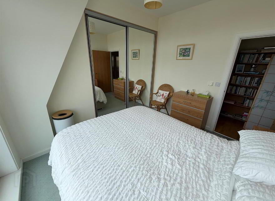 94 Castle Street, Castle Gate, Bangor, BT20 4SY