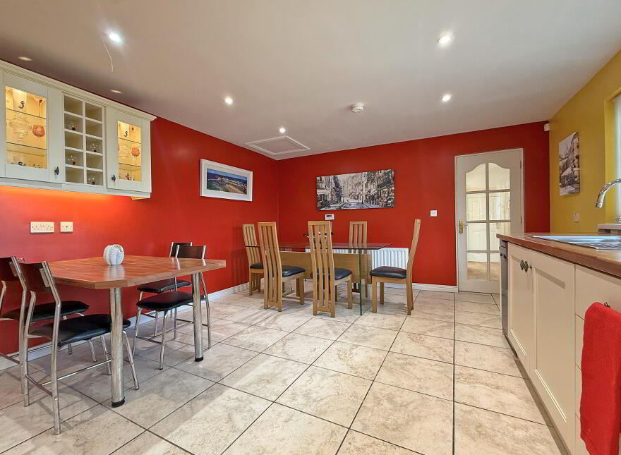 52 Craigahulliar Road, Portrush, BT56 8NN