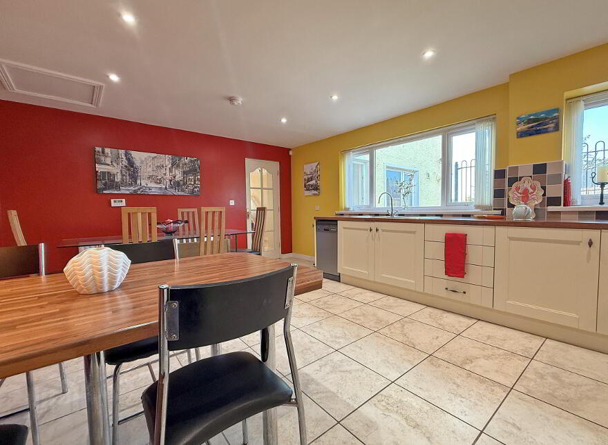 52 Craigahulliar Road, Portrush, BT56 8NN