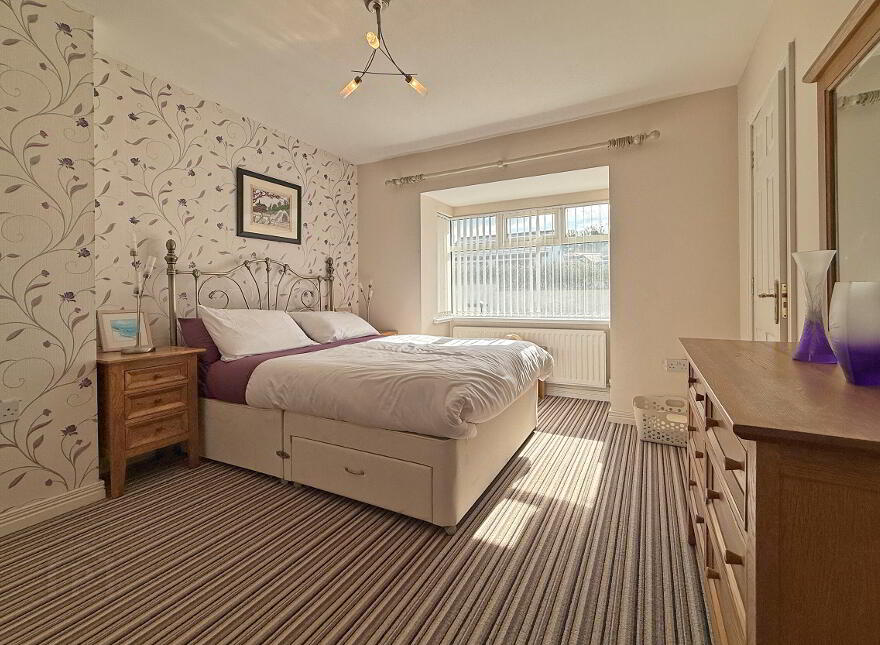 52 Craigahulliar Road, Portrush, BT56 8NN