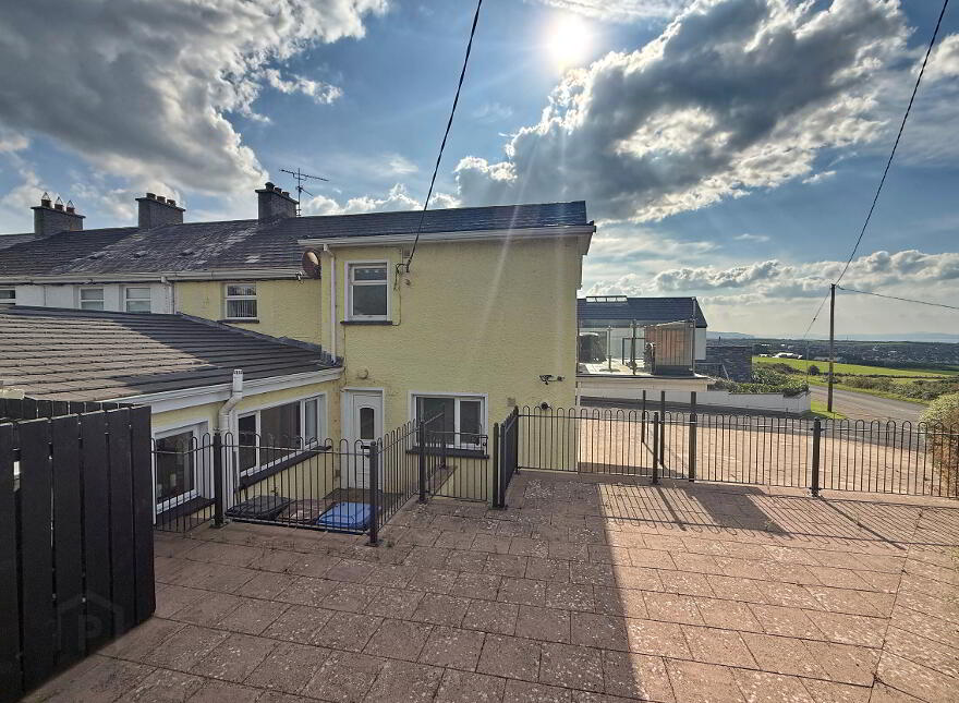 52 Craigahulliar Road, Portrush, BT56 8NN