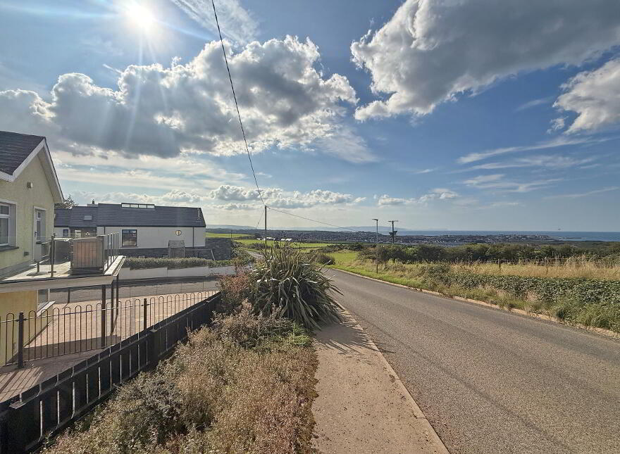 52 Craigahulliar Road, Portrush, BT56 8NN