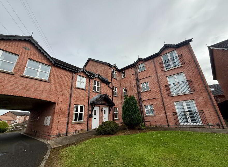 32 Elmwood Cottages, Ballyclare Road, Newtownabbey, BT36 5WQ