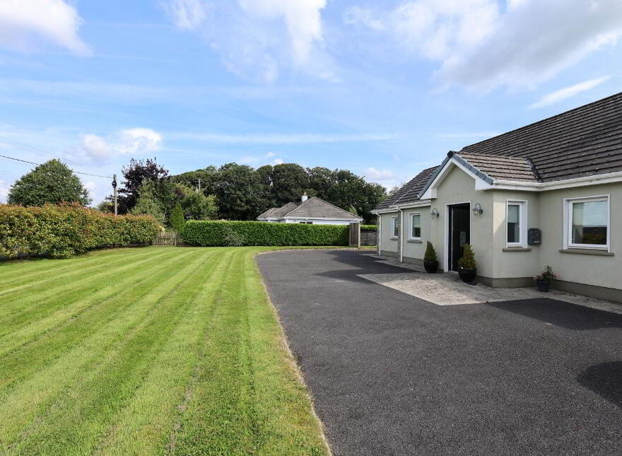 Hillview, Muckerstaff, Granard, N39KR59