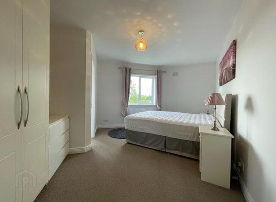 Cruagh Court, Stepaside, Stepaside, D18H365